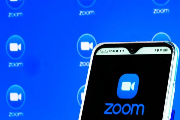 Công cụ AI mới của Zoom gợi ý bạn nên bỏ qua cuộc họp không cần thiết